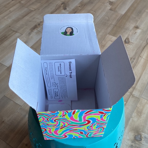 LUSH Boxes - Picture 7 of 8